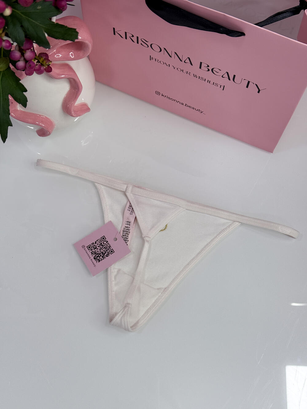 Трусики Stretch Cotton V-string розмір s білі з каблучкою