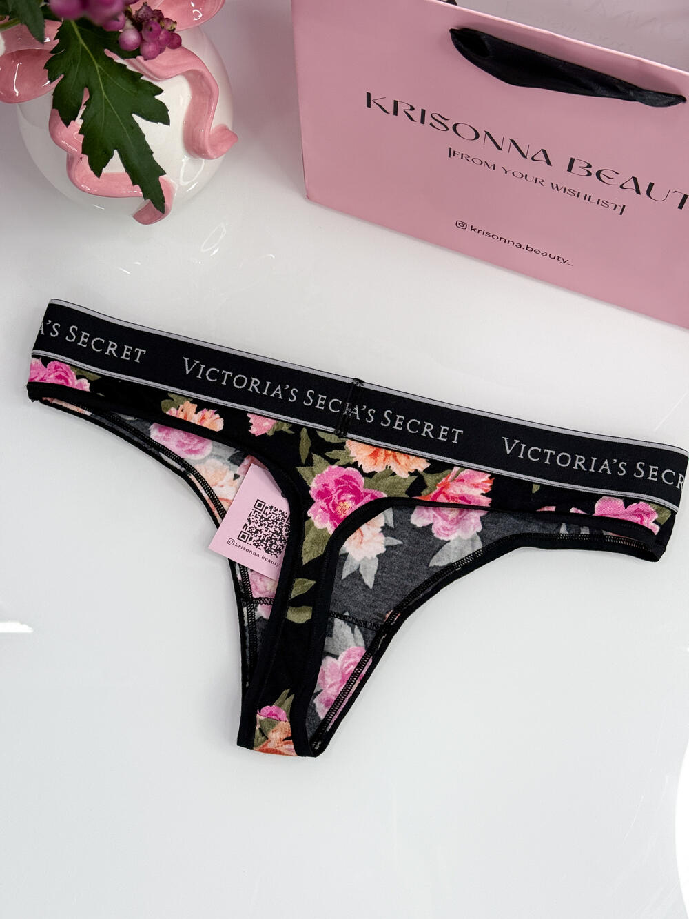 Logo Cotton Thong Panty розмір S чорні з квітами 