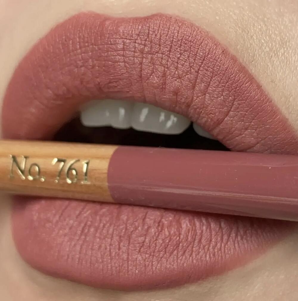 Контурний олівець для губ 761