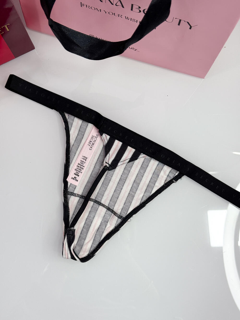 Stretch Cotton V-String Panty розмір L чорні в смужку