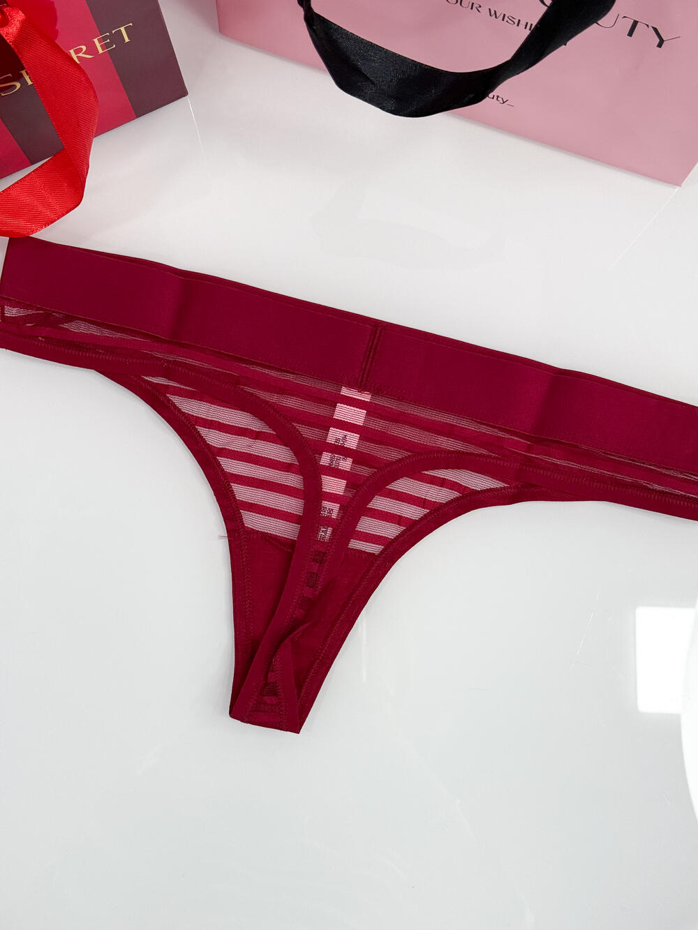 Sheer Heritage Logo Thong Panty розмір М Red 