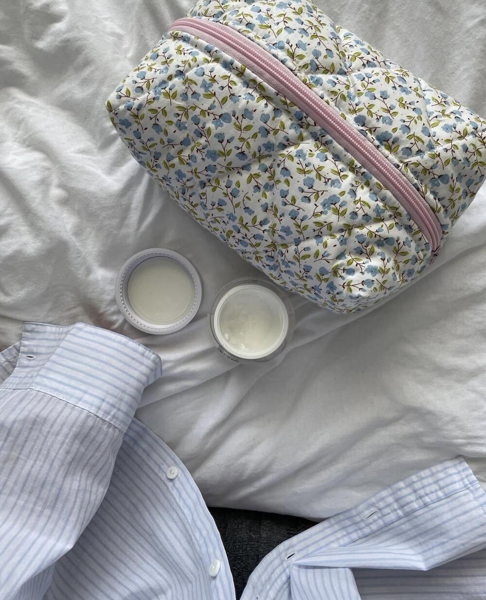 Косметичка квіткова з блакитними квітками, medium 