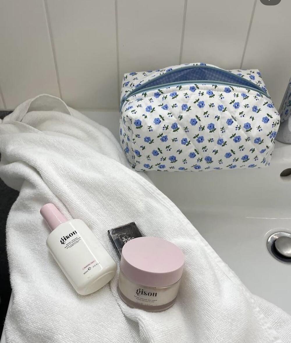 Косметичка з синіми квітками, medium