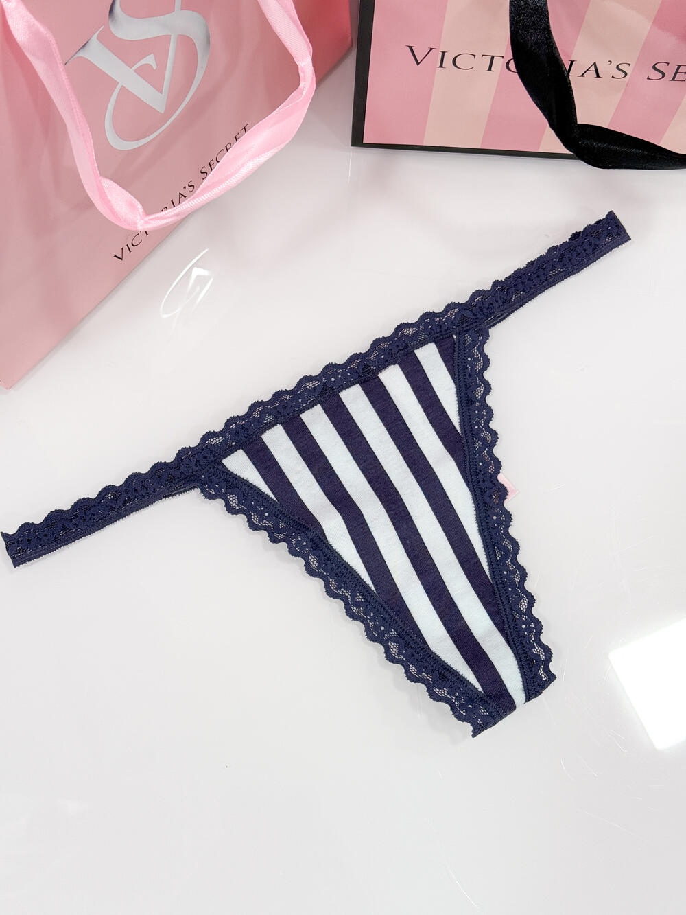 Cotton Lace-Trim V-String Panty розмір S сині у смужку 